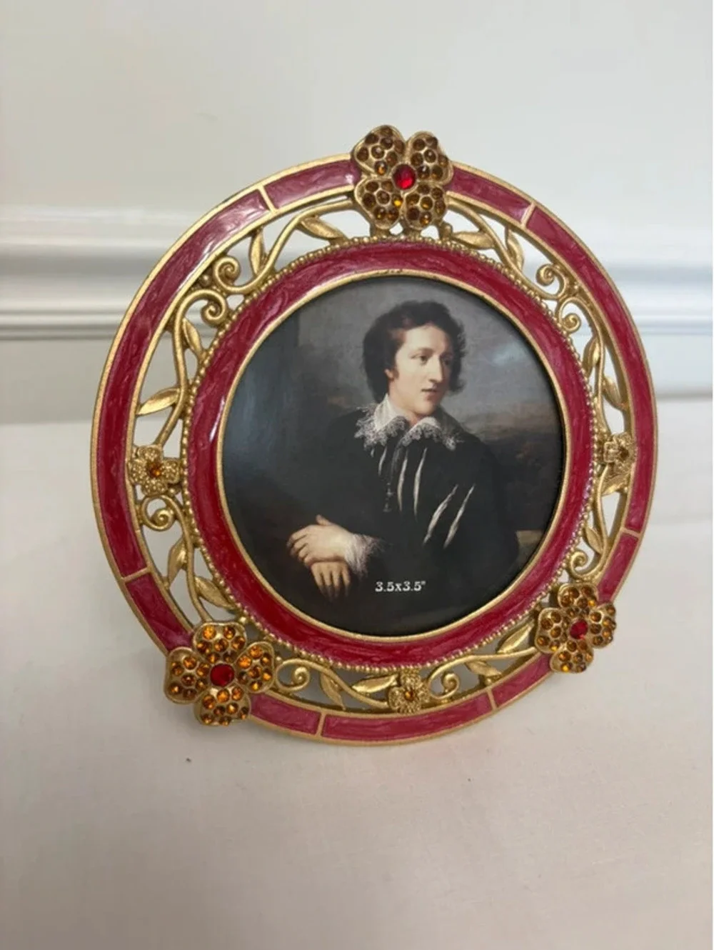 Vintage-Inspired Gold rose Enamel Rhinestone Floral Round Picture Frame 3.5x3.5